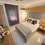Royal Ezel 3*
