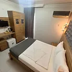 Royal Ezel Hotel