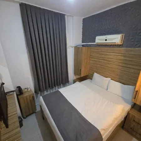 Hotell Royal Ezel 3*