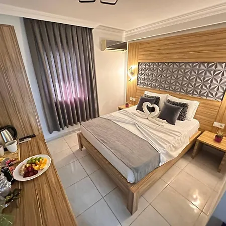 Royal Ezel 3*